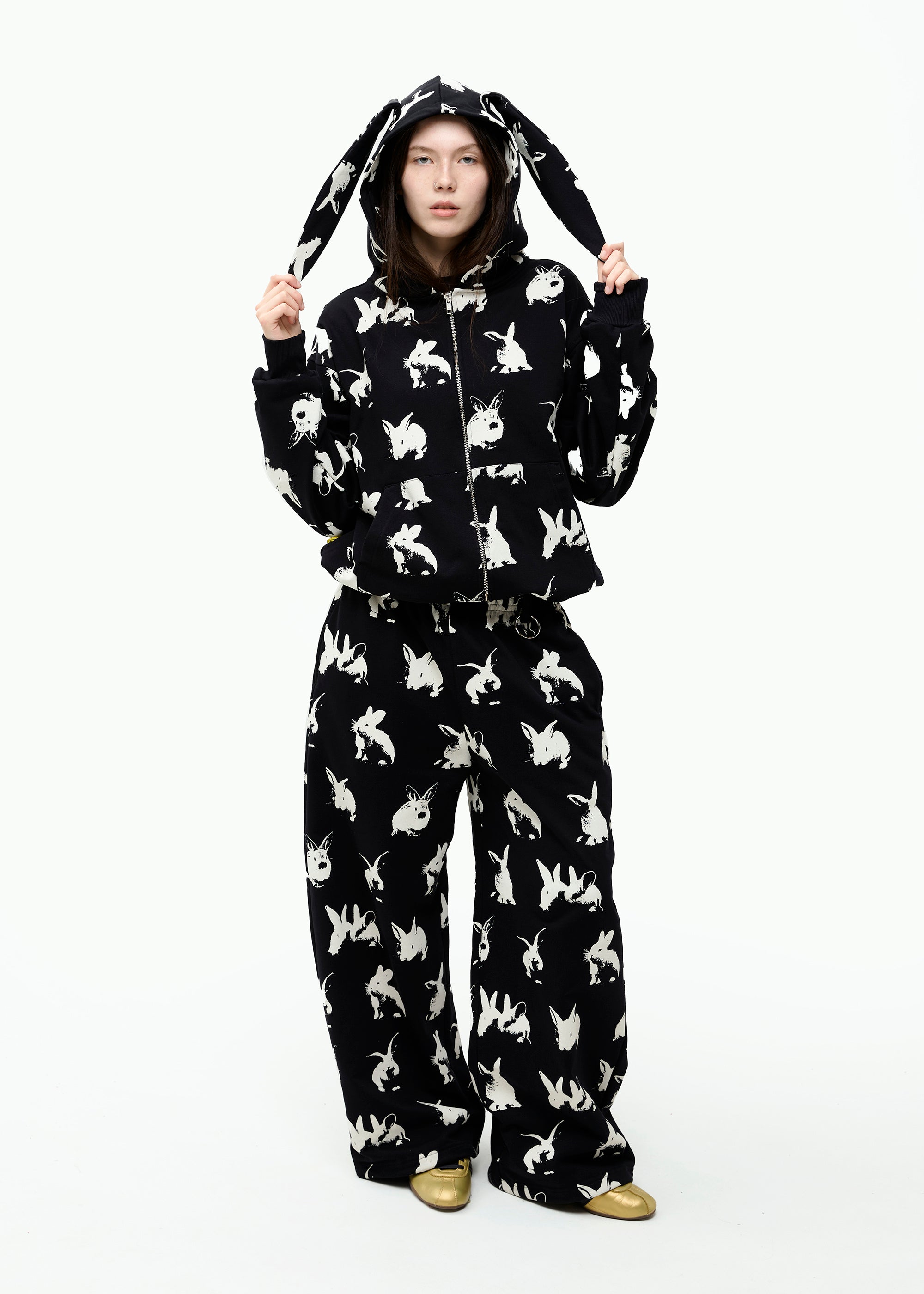 RABBIT zipped hoodie