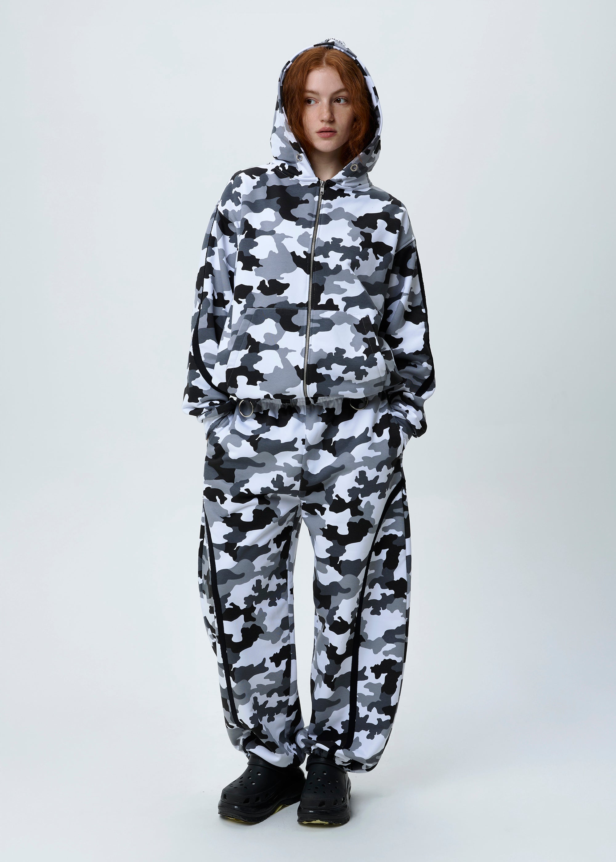 BUBBLE SNOW ARMY sweatpants